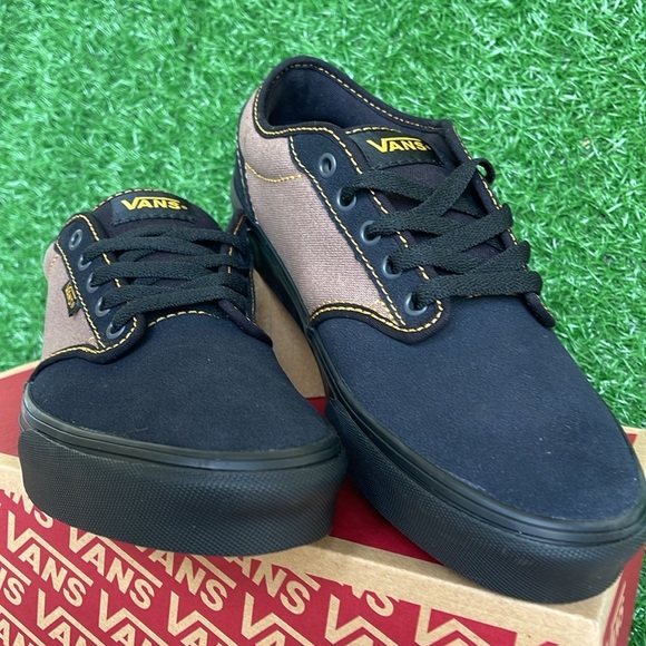 Vans Men’s Atwood Outcore Phantom/Black
VN000CX8B29
Sneakers - Picture 6 of 16